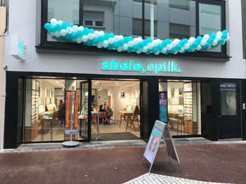 Das Bild zeigt den Eingang unserer Filiale in Mainz.